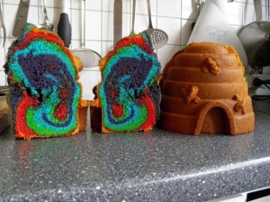 Bijencake, regenboogcake